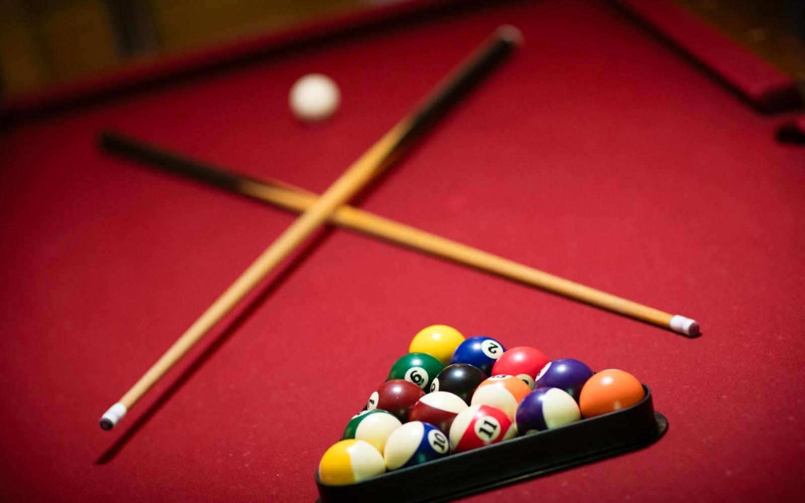 Hugs N Kisses Pool Table Hot Tub Pool Table Community Pool Close To Downtown Гатлинбург Экстерьер фото